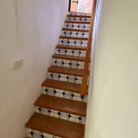 Clark's, Town House, 2 Bdrm, Central & Chic Vakantiehuis *