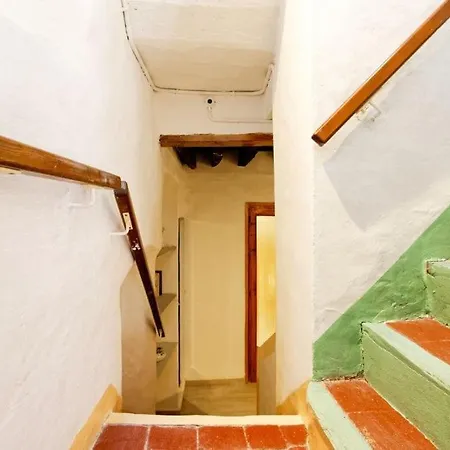 Clark's, Town House, 2 Bdrm, Central & Chic Vakantiehuis *